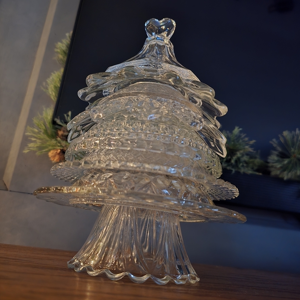 Elegant Glass Christmas Tree Decor - Picture 7 of 7